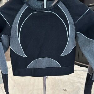 Black & Gray Seam-Detail Crop Top